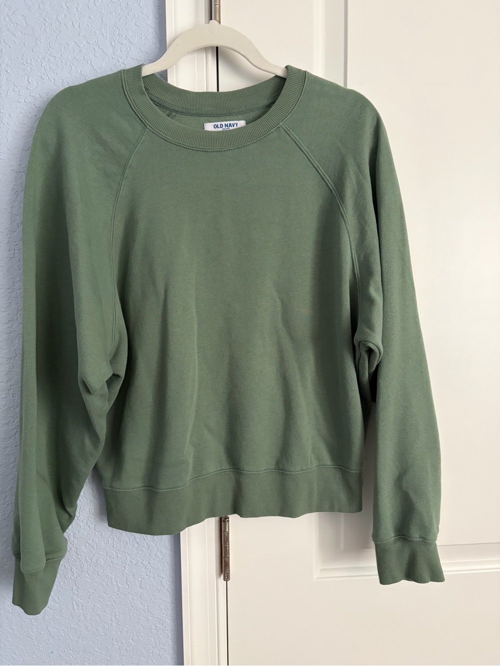 Old Navy NWOT Women's Olive Green Crewneck Sweatshirt
